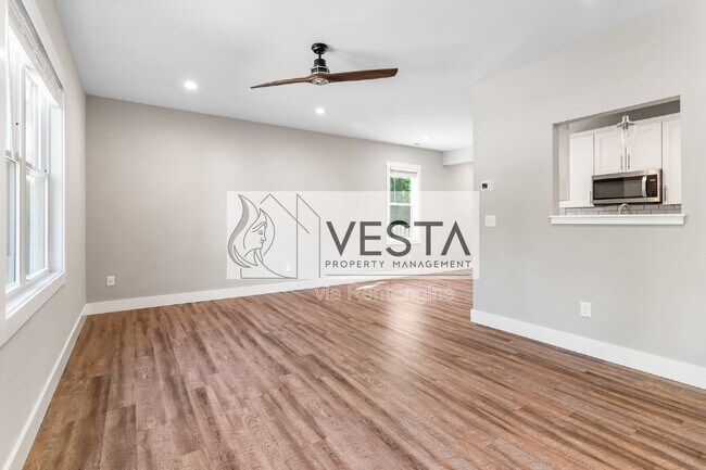 Building Photo - 12 Riddle Rd