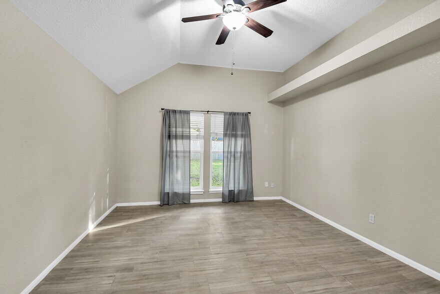 Building Photo - 1236 Sagebrush St