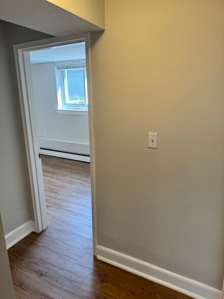 Building Photo - 63 Selkirk Rd