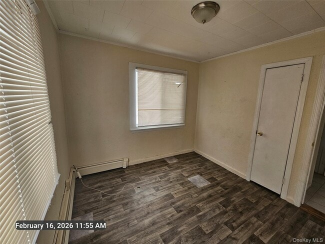 Building Photo - 118 Oak Ave