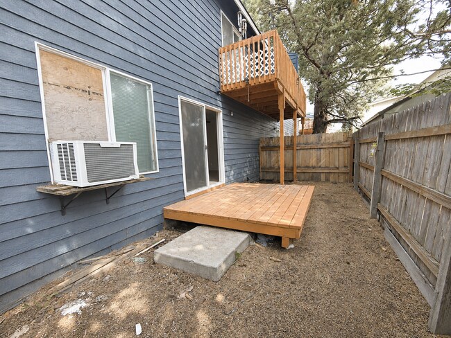 Building Photo - 2950 NE Nikki Ct