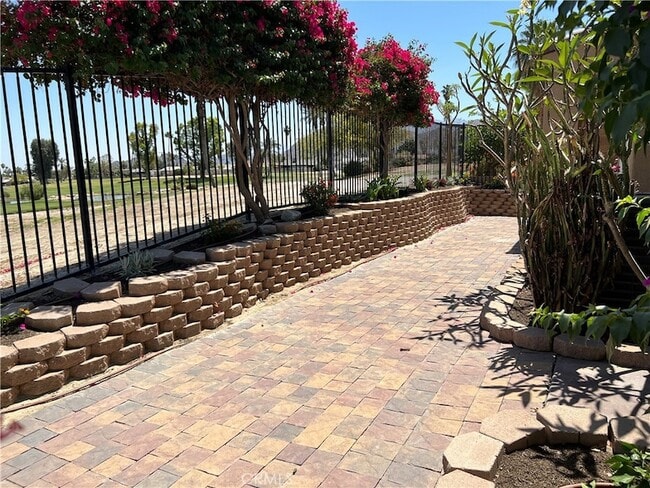 Building Photo - 77184 California Dr