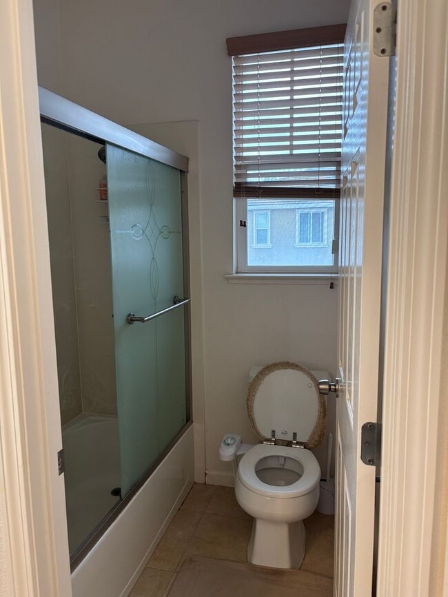 Building Photo - Pittsburg 4 bd, 2.5 ba charming home in excellent location!