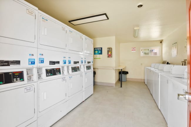 Building Photo - 1551 Broadway