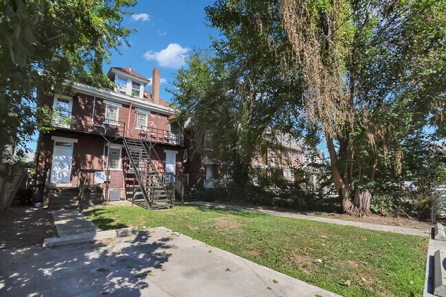 Building Photo - 1508 Summit St