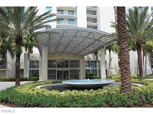 Building Photo - 3000 Oasis Grand Blvd