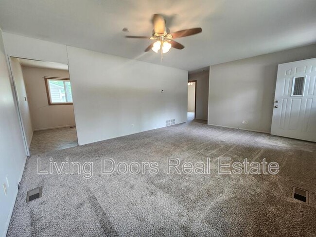 Building Photo - 1311 N 56th St