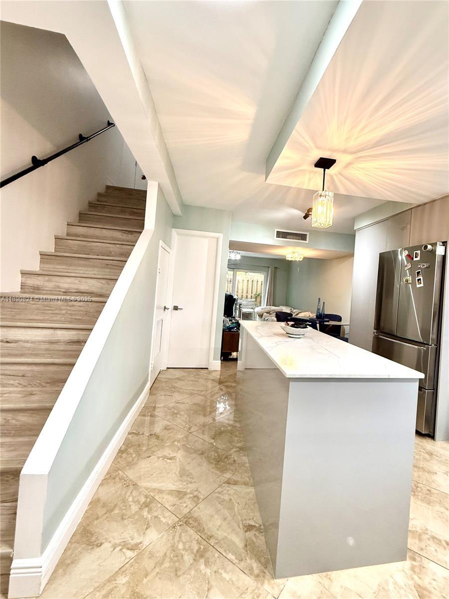 Building Photo - 809 W Oakland Park Blvd