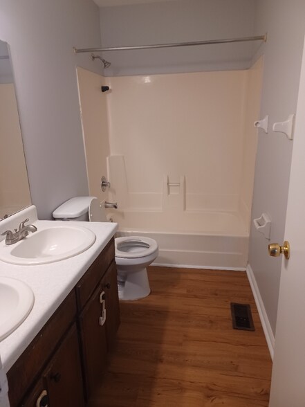 Building Photo - 3211 LUANN Dr