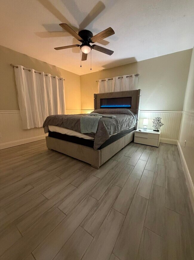 Building Photo - 1207 Australian Ave