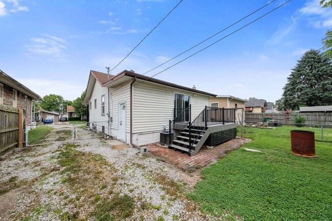 Building Photo - Porch-Side Charm: Turnkey 2-Bed Home with ...