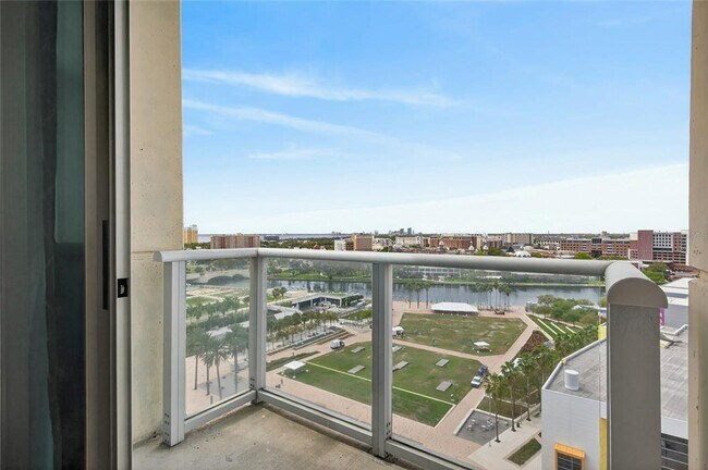 Building Photo - 777 N Ashley Dr