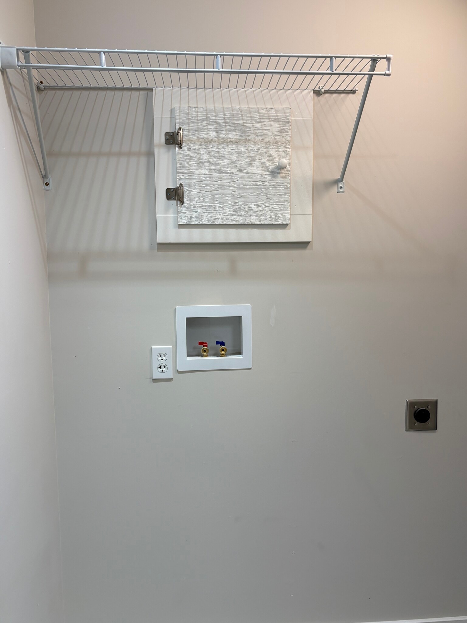 Building Photo - 2210 Arden Ct N