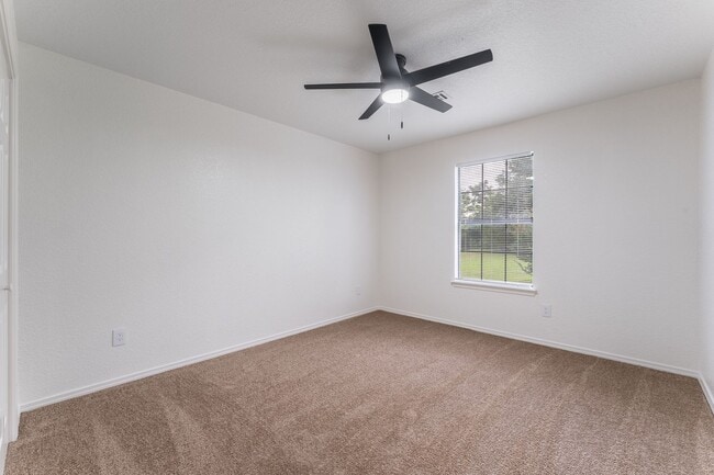 Building Photo - Welcome to this newly updated 2-bedroom, 2...