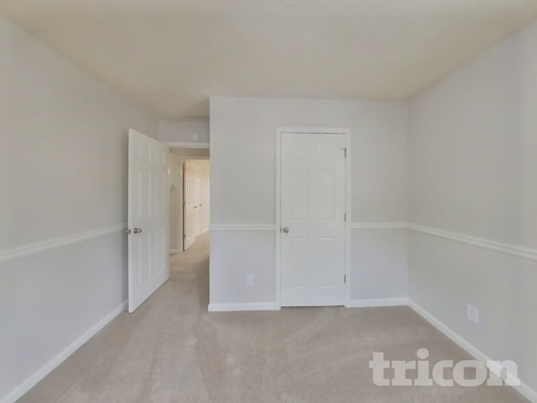 Building Photo - 3935 Piper Glen Dr NE