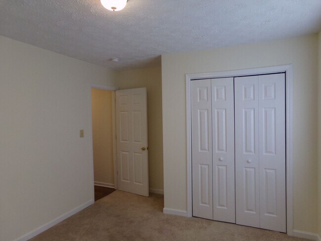 Building Photo - Just minutes from Cherry Point MCAS