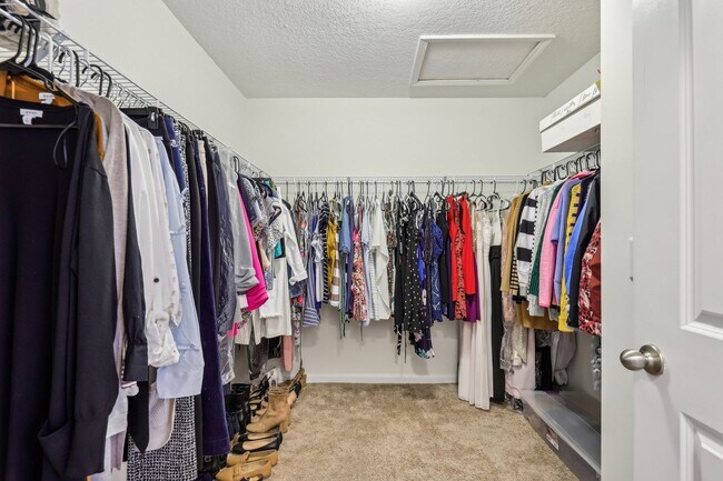 Building Photo - YOUR DREAM RENTAL HOME AWAITS!