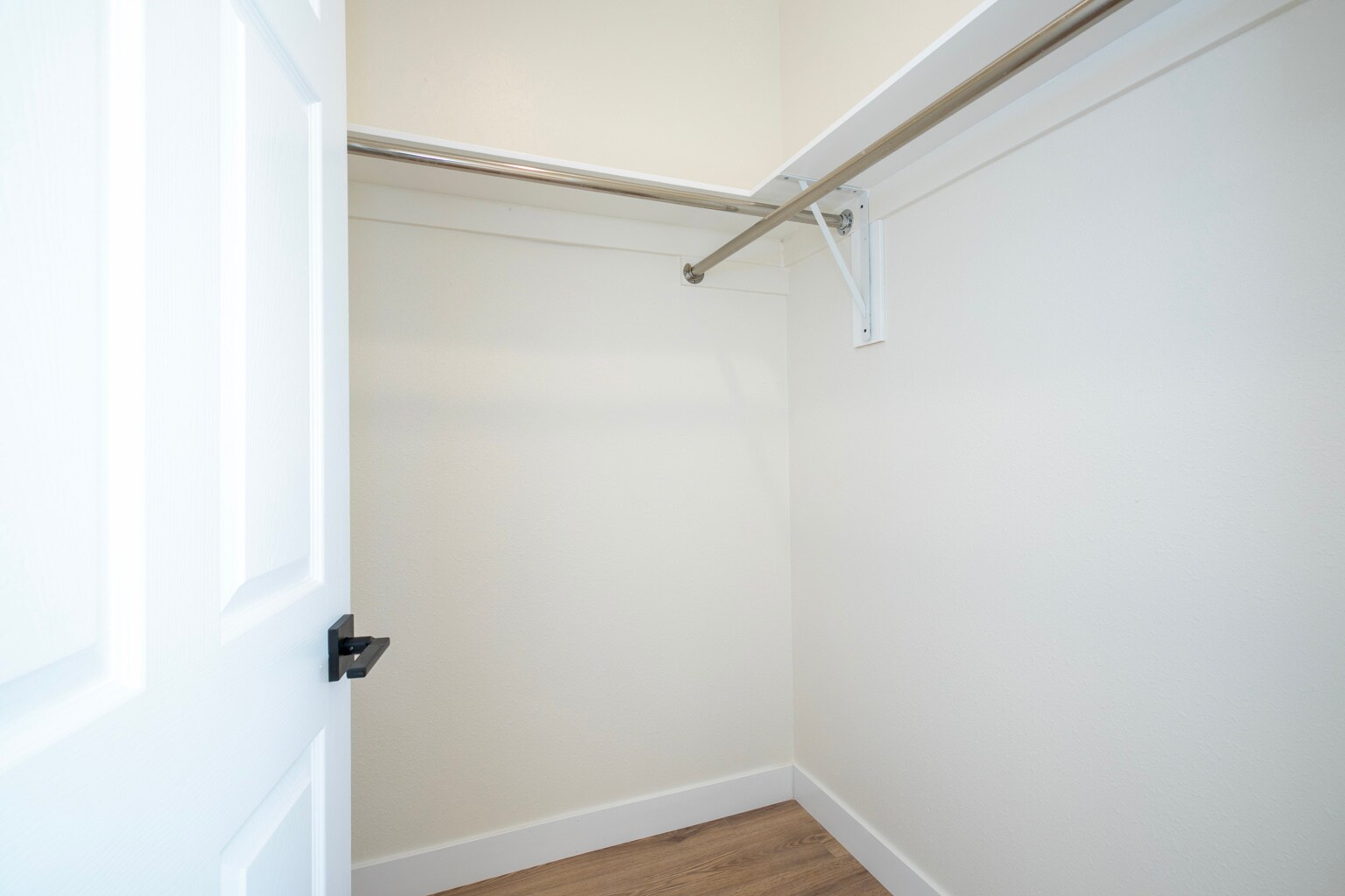 Building Photo - 7912 Vineland Ave