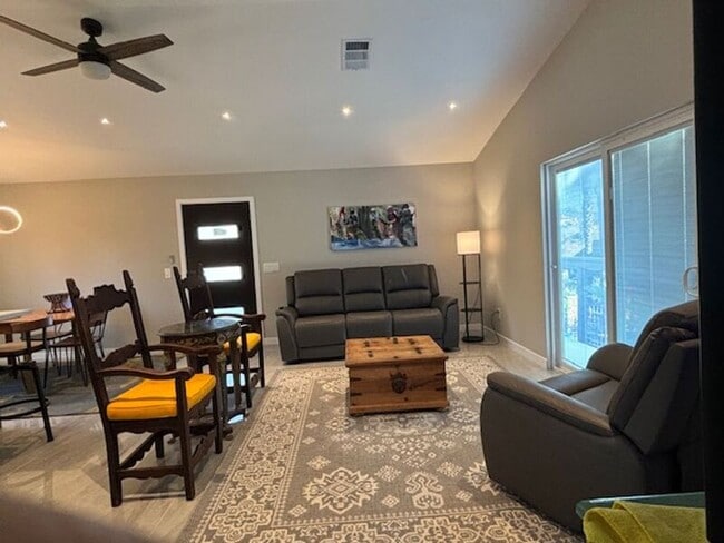 Building Photo - 6088 De La Rosa Ln