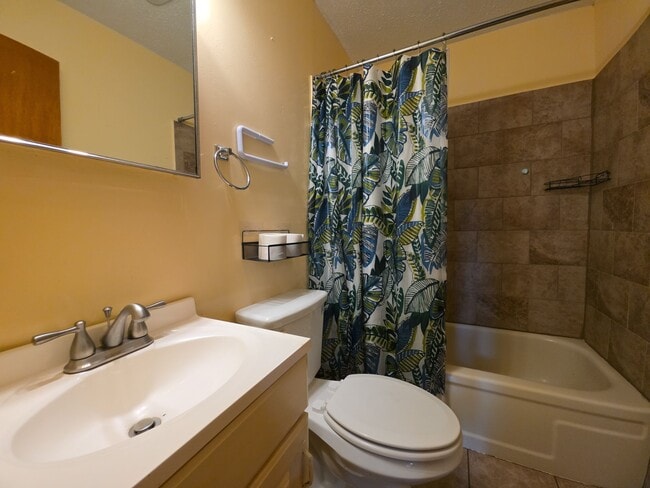 Building Photo - 3910 Grunden Dr SW