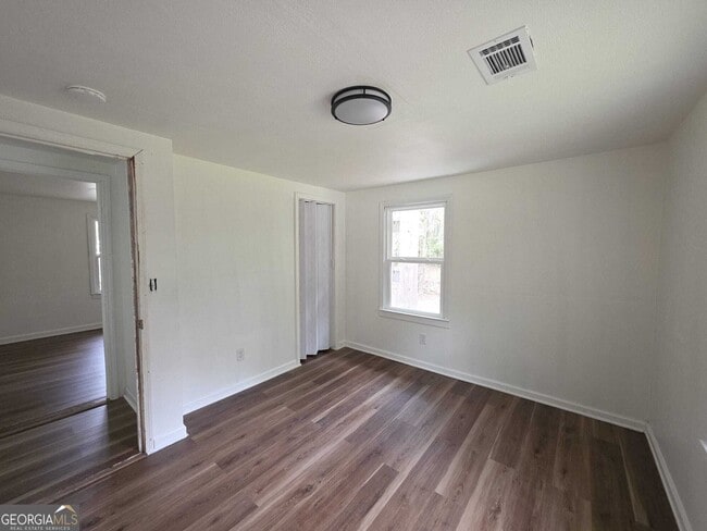 Building Photo - 15 Dixie Dr