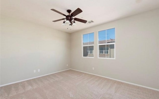 Building Photo - 1800 E Lakeshore Dr