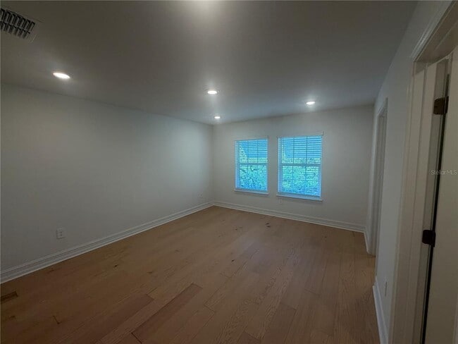 Building Photo - 1427 W Chestnut St