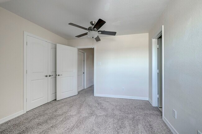 Building Photo - 307 Twin Timbers Ln