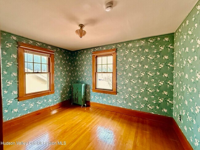 Building Photo - 421 Albany Ave