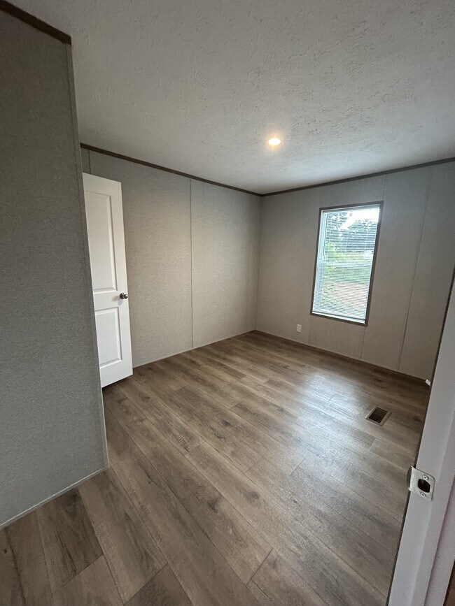 Building Photo - 206 Angel Ct