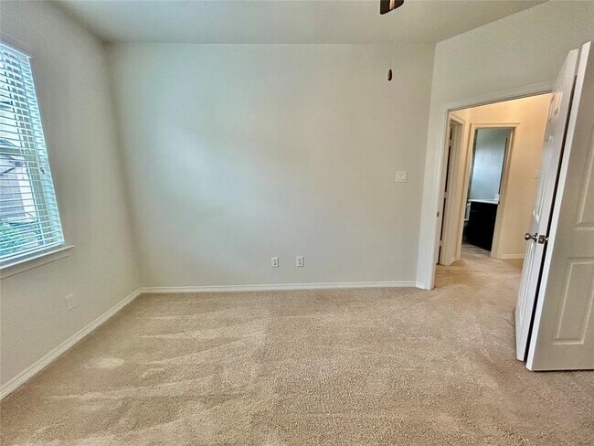Building Photo - 1507 Peyton Oaks Pl