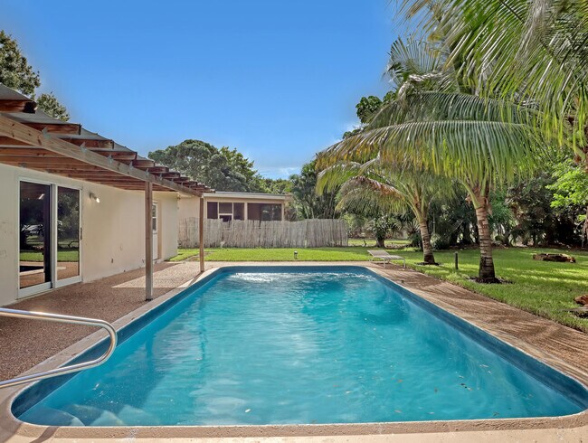 Building Photo - 9596 Richmond Cir