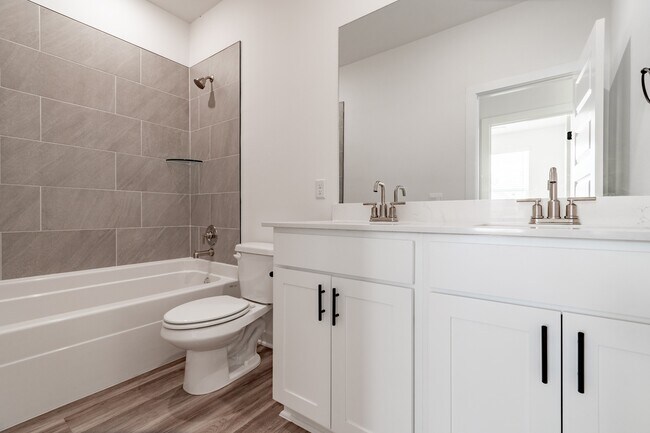 Building Photo - 429 W Gosling Isle