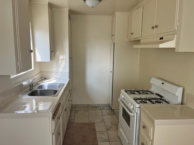 Building Photo - 1712 S Ridgeley Dr