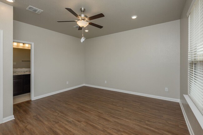 Building Photo - 1547 Case Rd