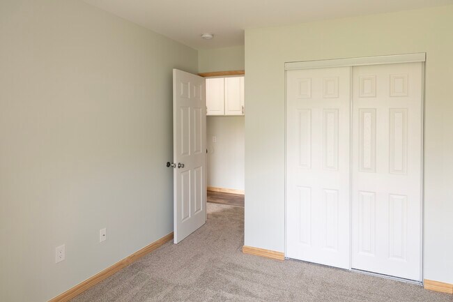 Building Photo - 289 Governors Park Rd