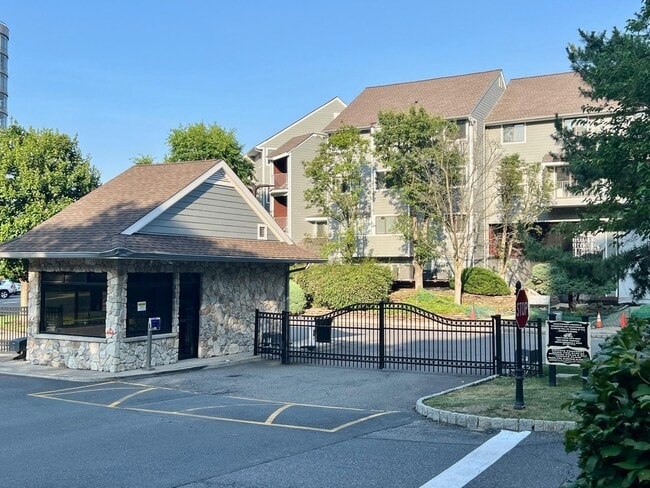 Building Photo - 4C Cove Ln