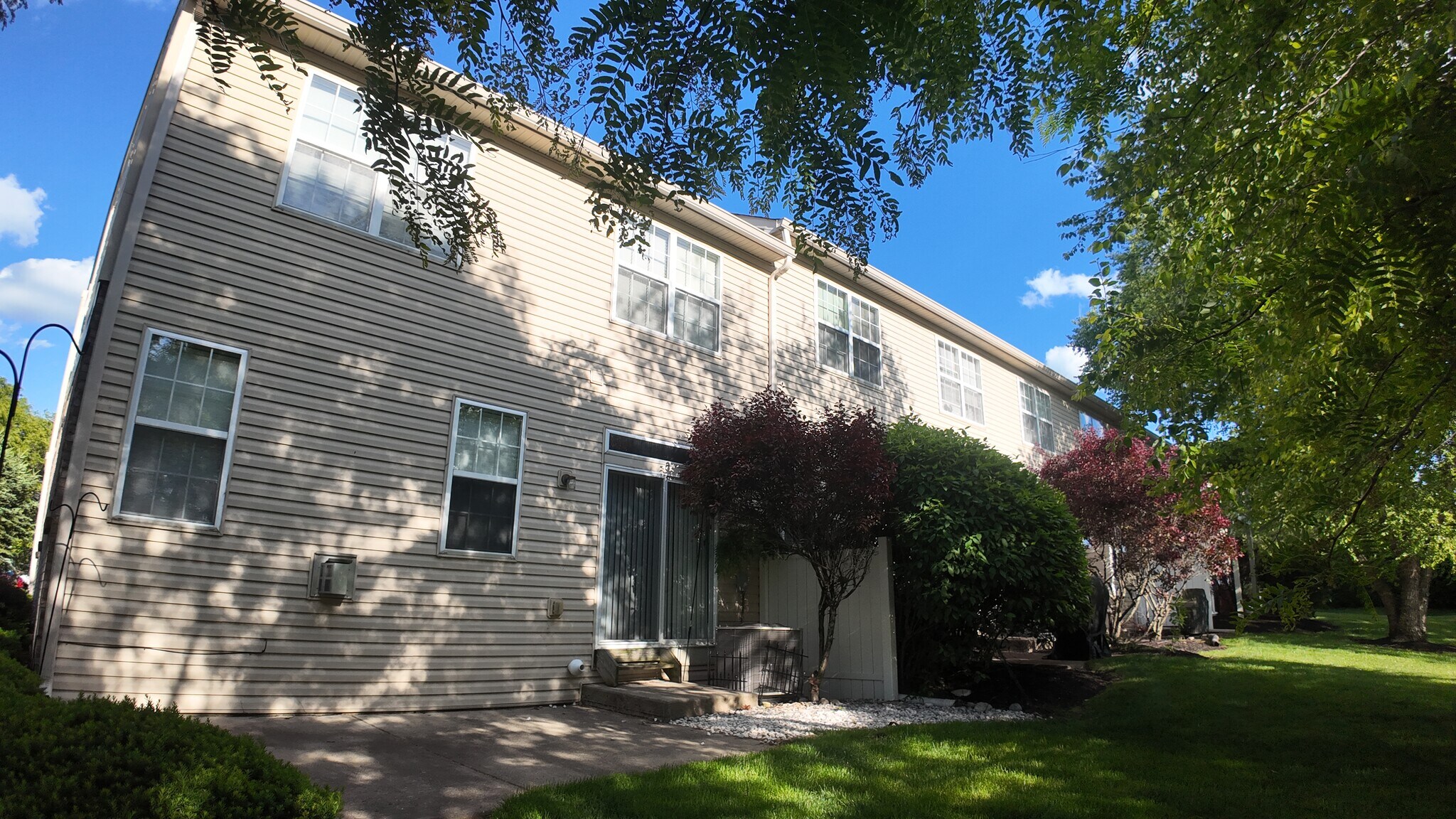 Building Photo - 3505 Thorngate Dr