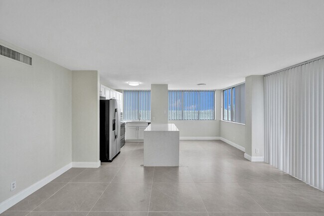Building Photo - 4810