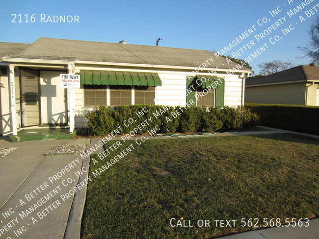 Building Photo - 2 Bedroom House with Remodeled Kitchen New...