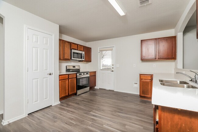 Building Photo - 10718 Goose Way