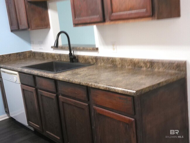 Building Photo - 1517 Regency Rd