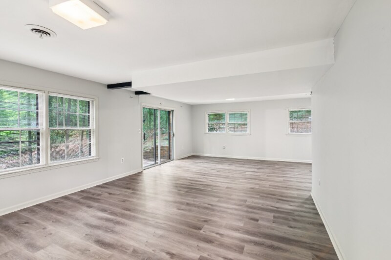 Building Photo - 2600 Lantern Ln