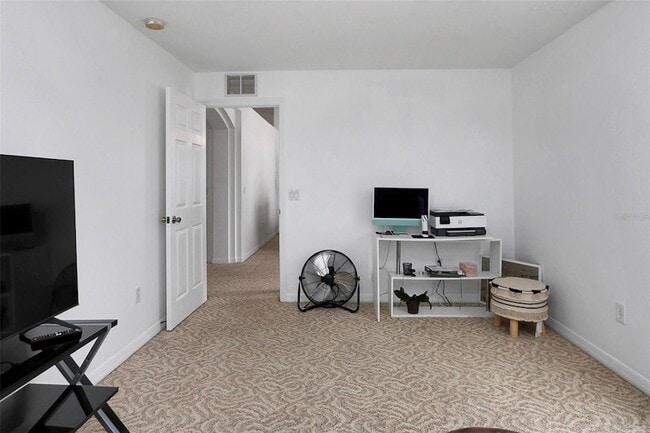 Building Photo - 10648 SW 38th Ave