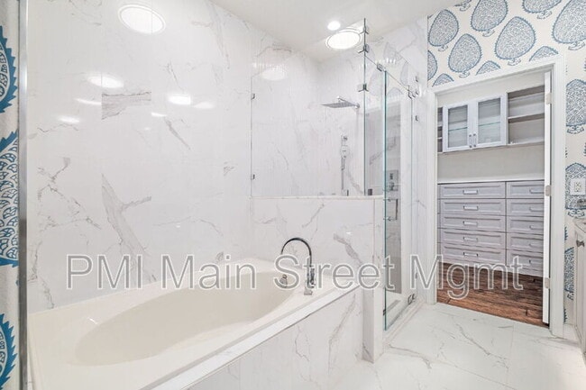 Building Photo - 689 Evening Sky Dr