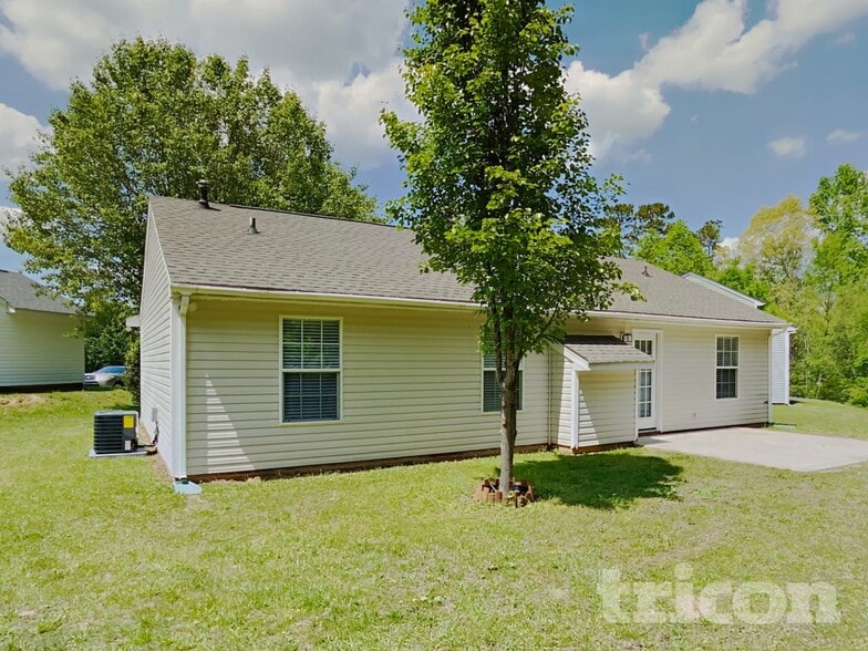 Building Photo - 9344 Tibble Creek Way