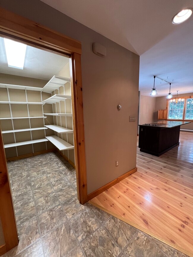 Building Photo - 2-12 Yvonne St