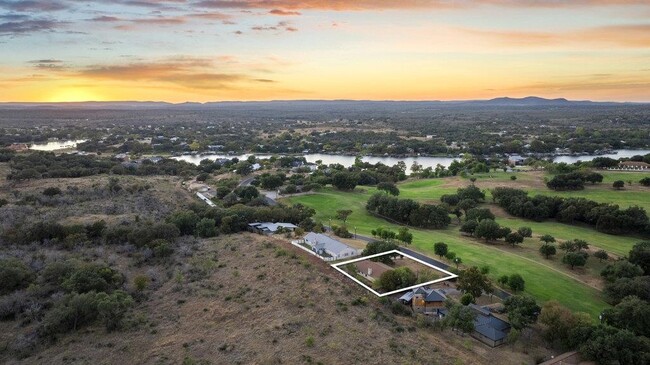 Building Photo - 113 W Bluebonnet Rd