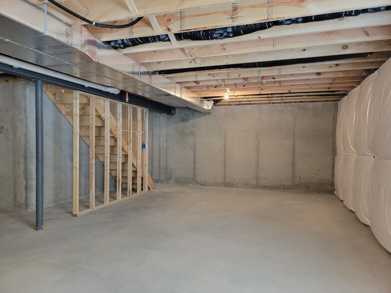 Building Photo - 130 Robert Cir