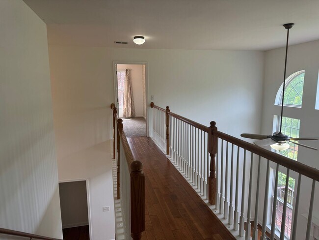 Building Photo - Brentwood 4BR Home